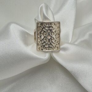 Elegant Gold Filigree Ring